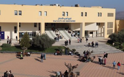 وحدة الأبحاث الرقمية في كلية طب الأسنان تحقق أول إنجاز بحثي خارجي بنشر تقرير حالة نادر حول إعادة التأهيل بزراعة الأسنان